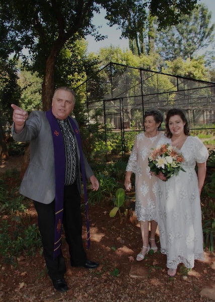 Wedding ceremony by Dr. Gerrit Rademeyer in Louisrus
